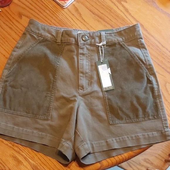 Alpine Design Pants - Alpine Design Women's Cargo Shorts in Olive